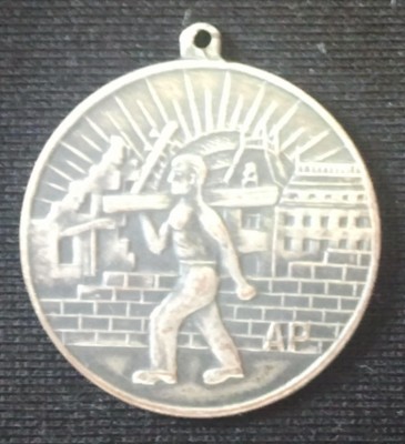 Medalion AP.jpg